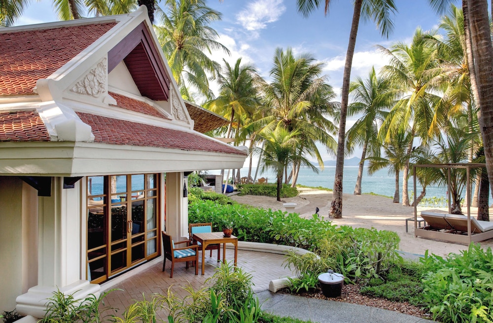 Deluxe Villa, Beachfront photo 3