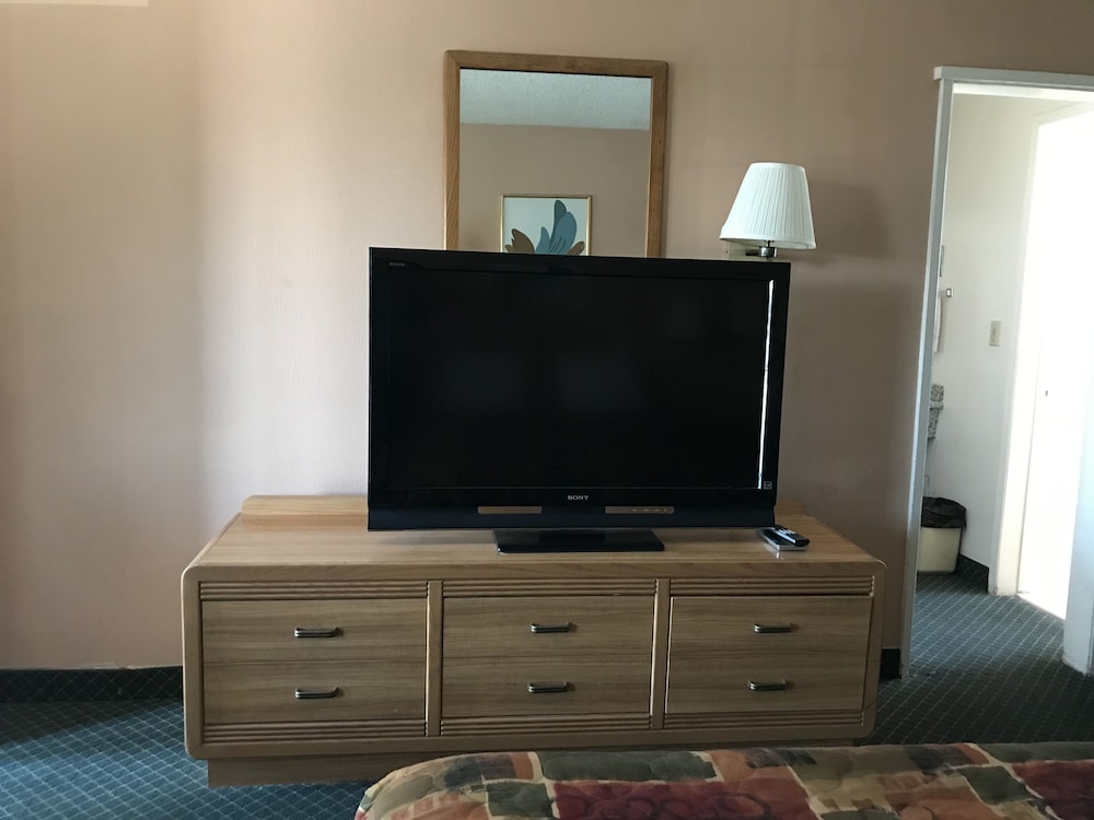Economy Triple Room photo 1