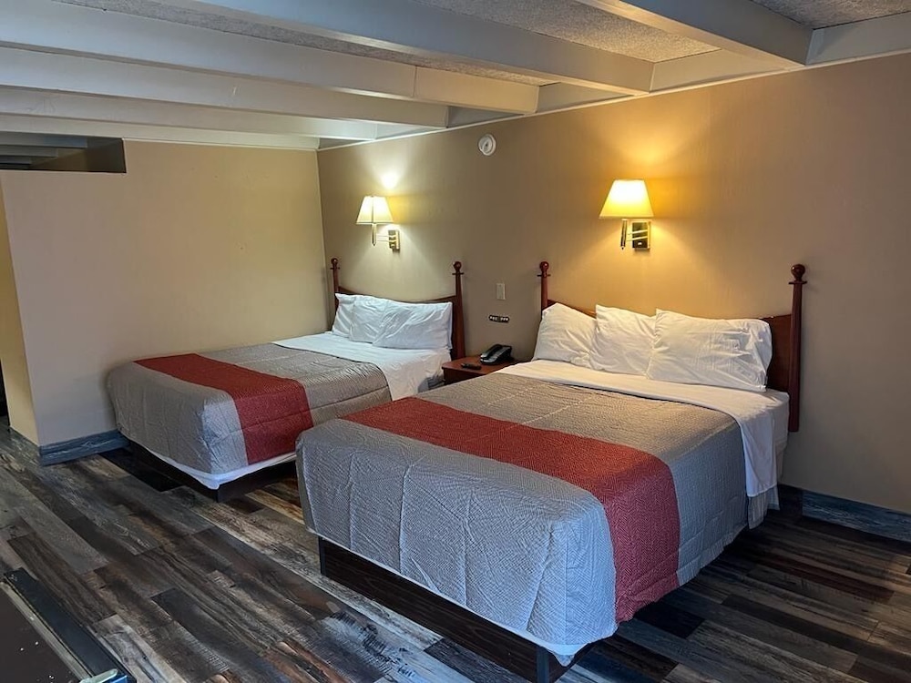 Standard Room, 2 Queen Beds photo 1