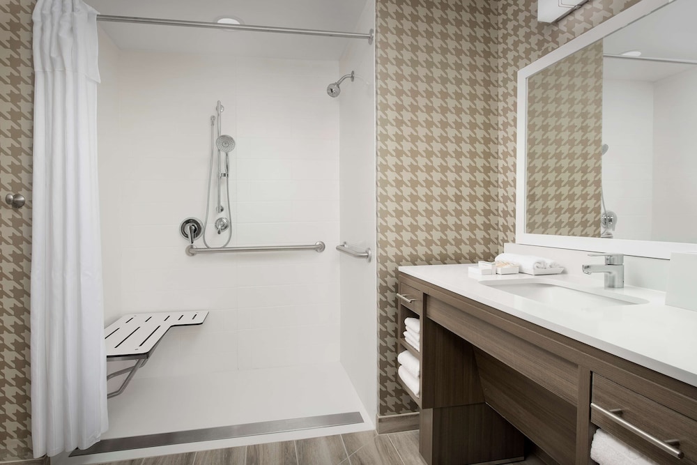 Studio, 2 Queen Beds, Accessible, Non Smoking (Roll-In Shower) - Photo 7