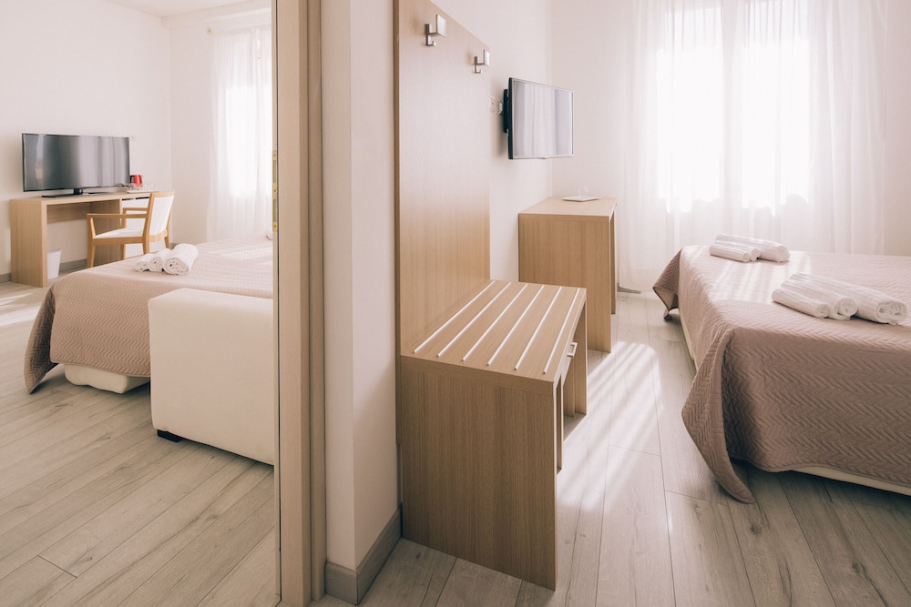 Deluxe Quadruple Room, 2 Bedrooms, Sea View