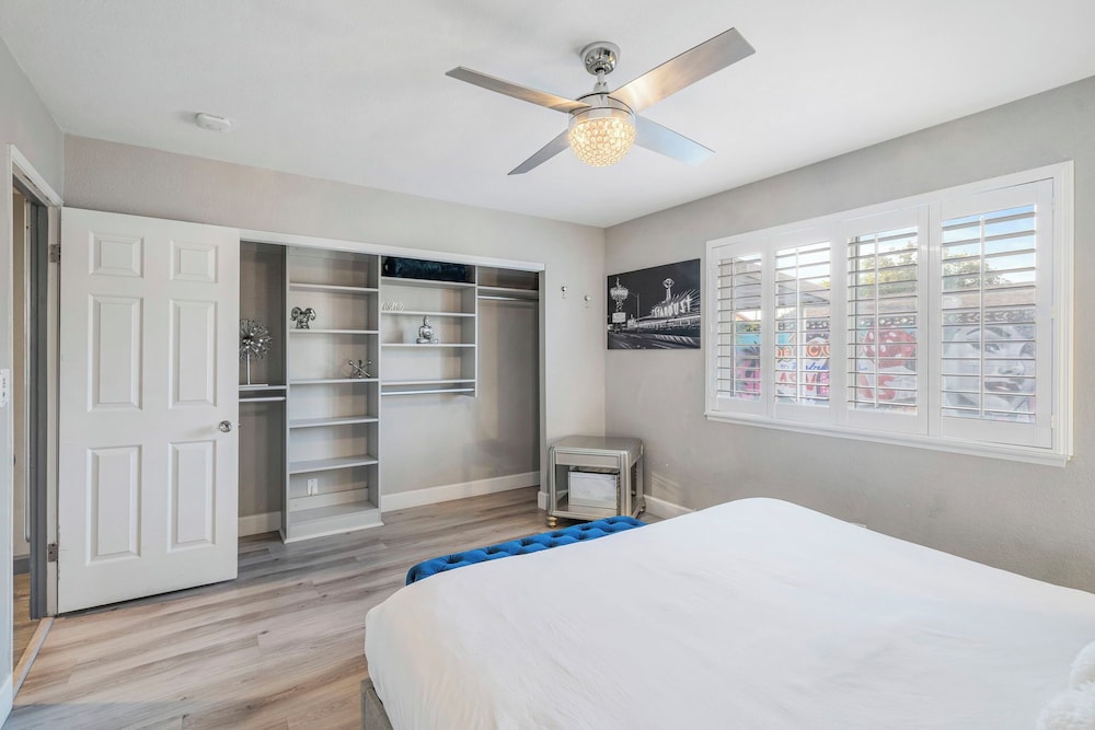 Highly Upgraded 4bd2bath Home With Private Pool, Billede 8