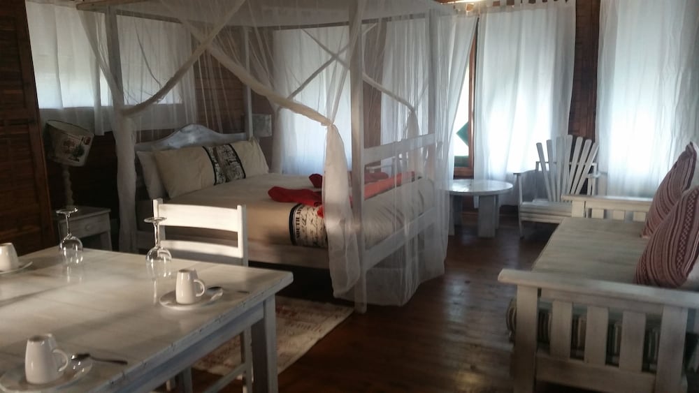 Panoramic Cabin, 1 Queen Bed, Ocean View, Beachfront photo 1
