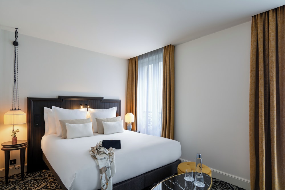 Deluxe Room - Photo 1