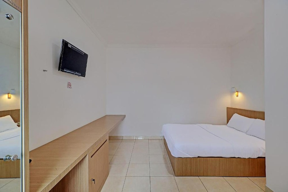 Standard Double Room with City View - Photo 6