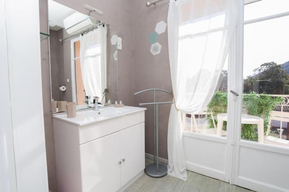 Double Room, Balcony - Photo 1