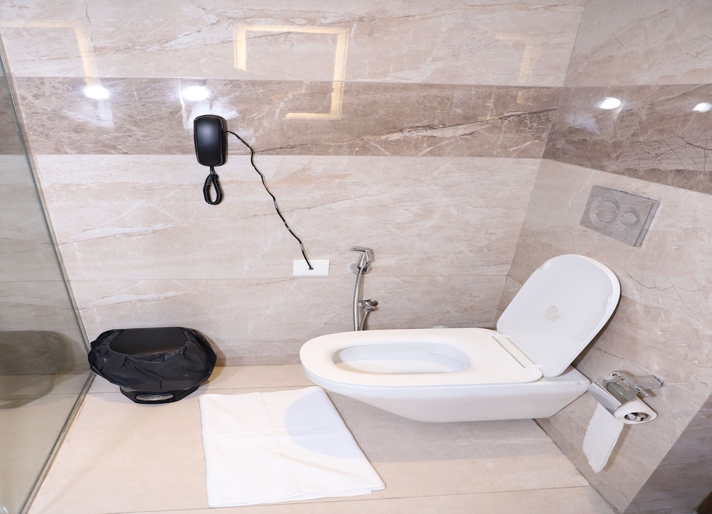 Deluxe Double Or Twin Room - Photo 2