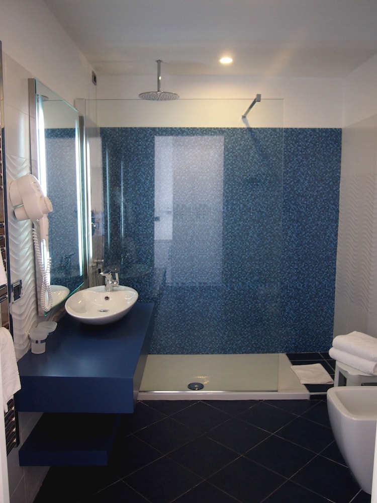 Superior Room, 1 King Bed with Sofa bed, Terrace, Sea View - Photo 4