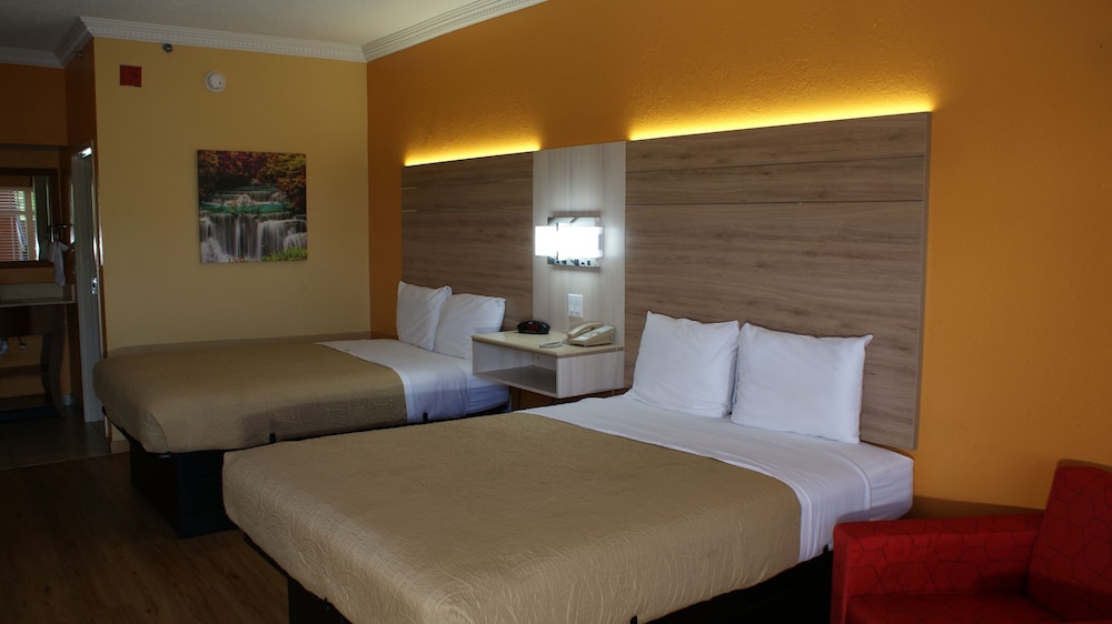 Room, 2 Queen Beds, Non Smoking - Photo 2
