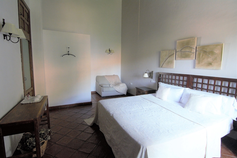Superior Room, Jetted Tub photo 2