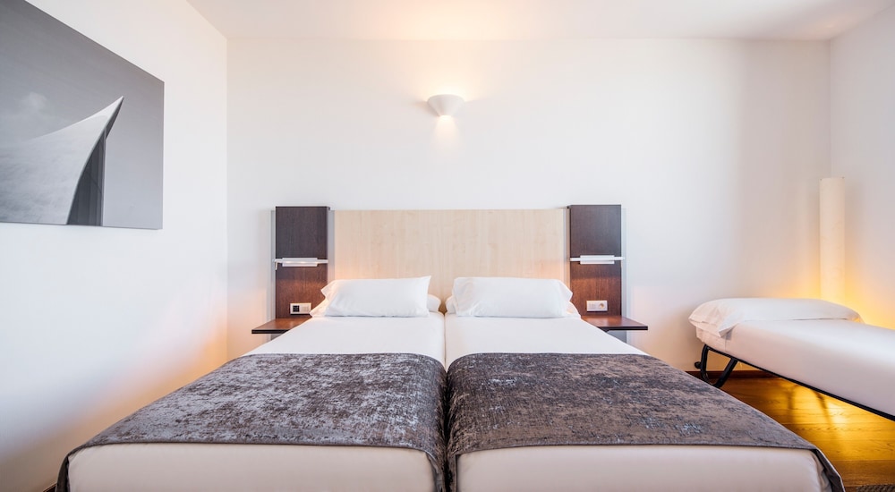 Triple Room, 2 adults and 1 child - Photo 1