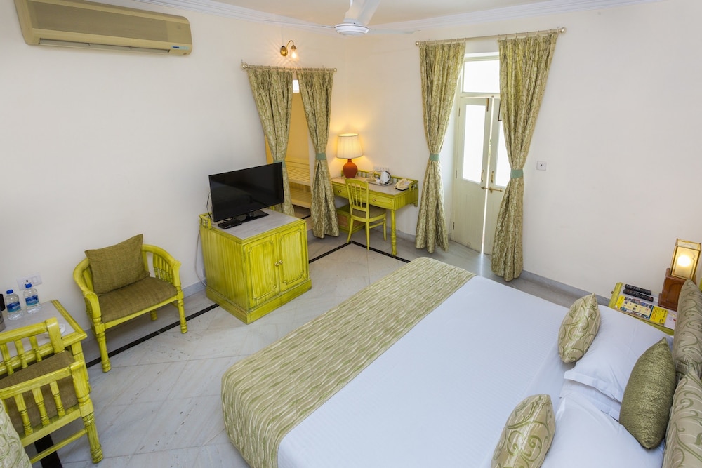 Superior Room - Photo 11