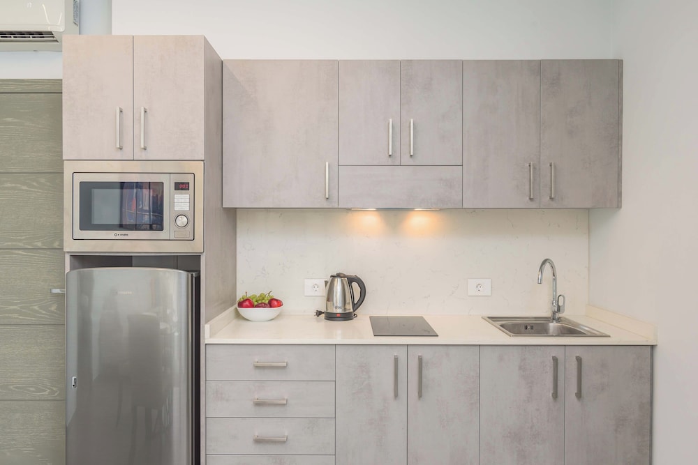 Grey 202 photo 2
