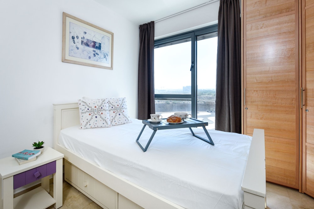 Apartment, 3 Bedrooms, Balcony photo 1