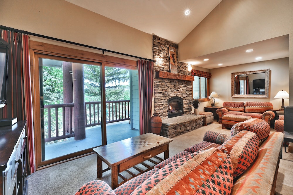 Condo, 3 Bedrooms