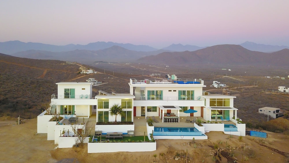 Villa (6 Bedrooms) photo 1
