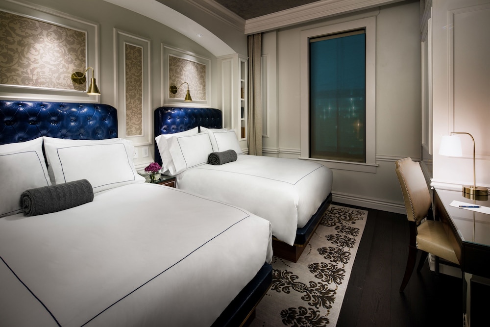 Premier Room