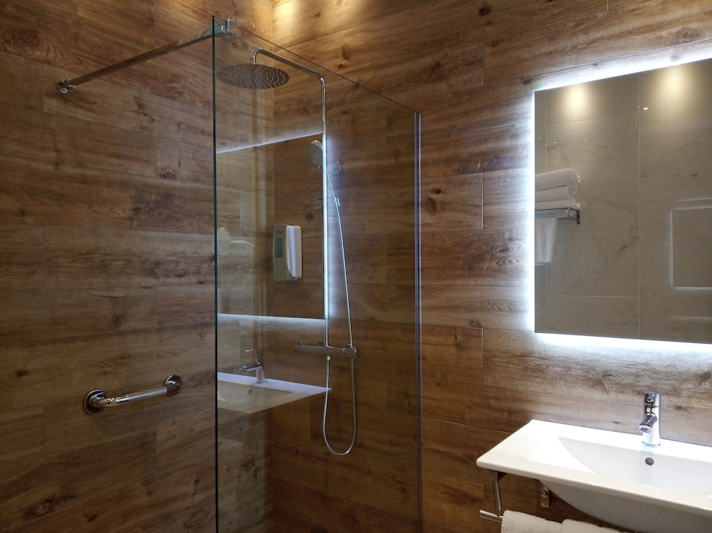 Triple Room - Photo 11