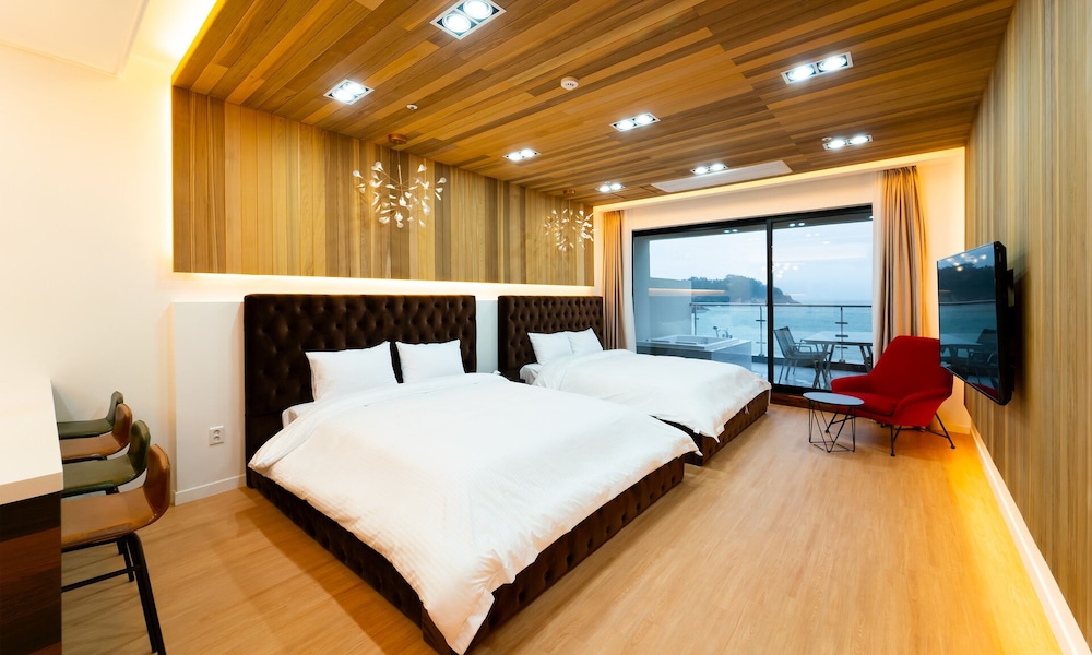 Family Ocean Spa - Photo 5