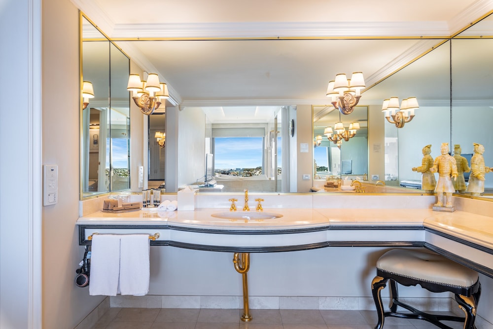 Stamford Suite - Photo 20