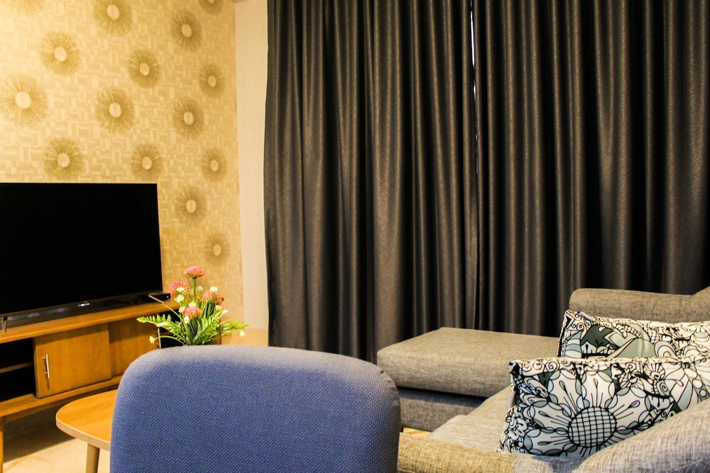 Room - Photo 9