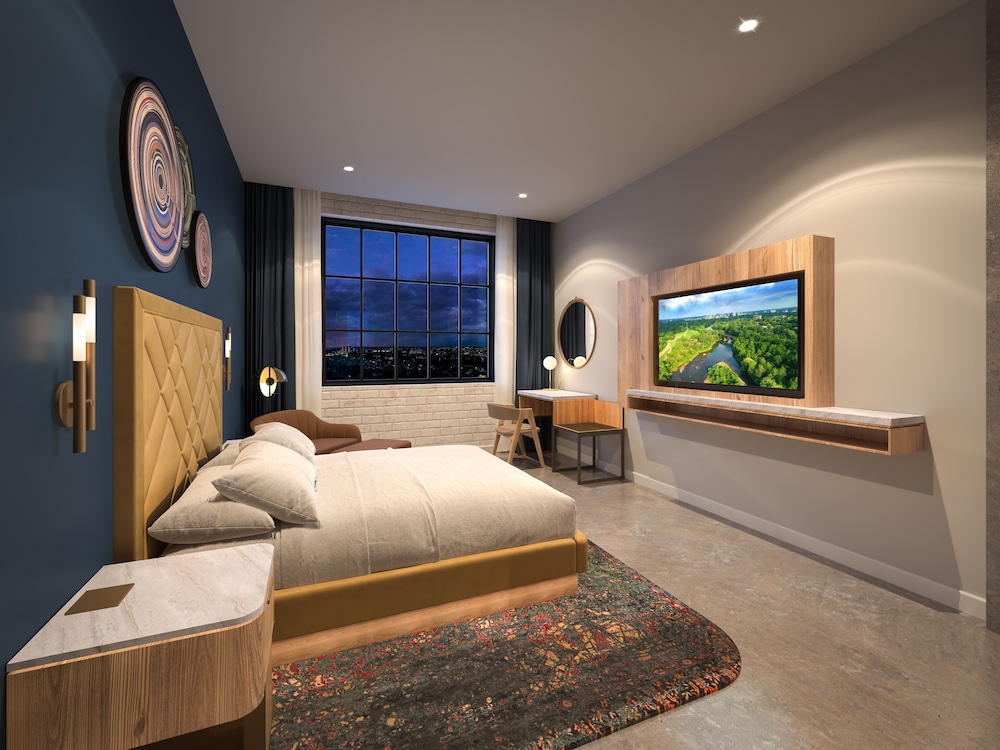 Classic Room, 1 King Bed, Mobility Accessible
