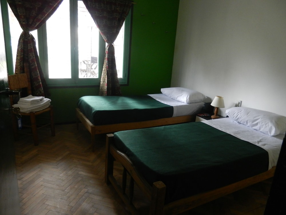 Family Quadruple Room, Multiple Beds, Private Bathroom photo 3