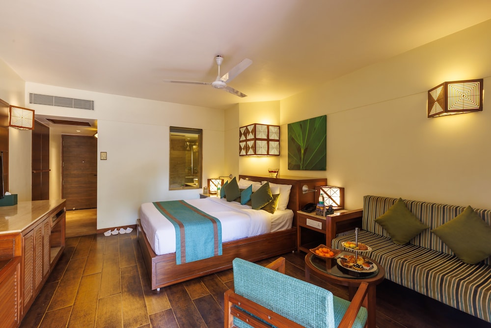 Luxury Room, 1 King Bed, Pool View - Photo 1