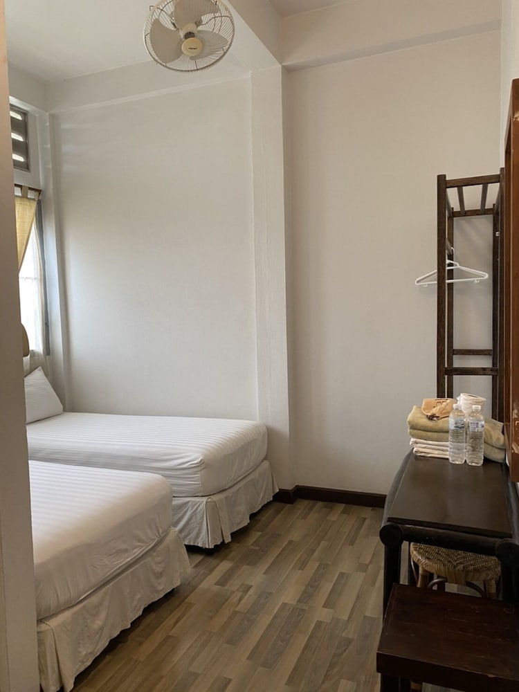 Fanned Twin With Private Bathroom