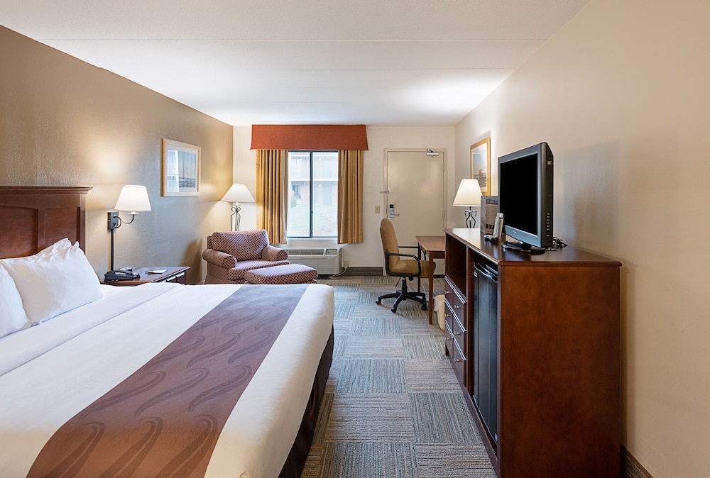 Room, 1 King Bed, Accessible, Non Smoking - Photo 1