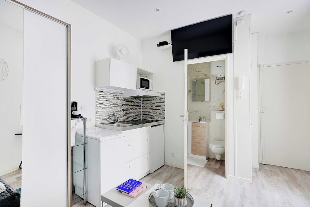 Apartment photo 2