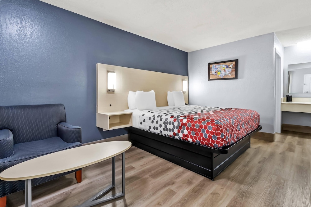 Standard Room, 1 King Bed - Photo 2