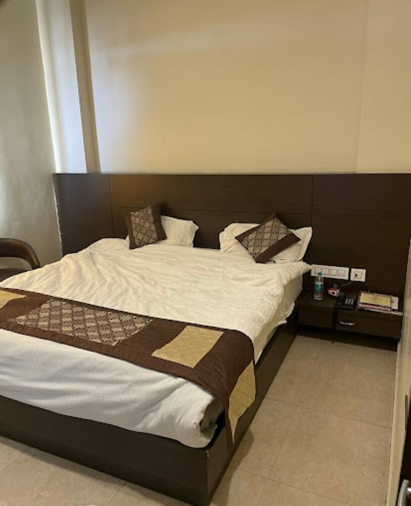 Royal Room, City View