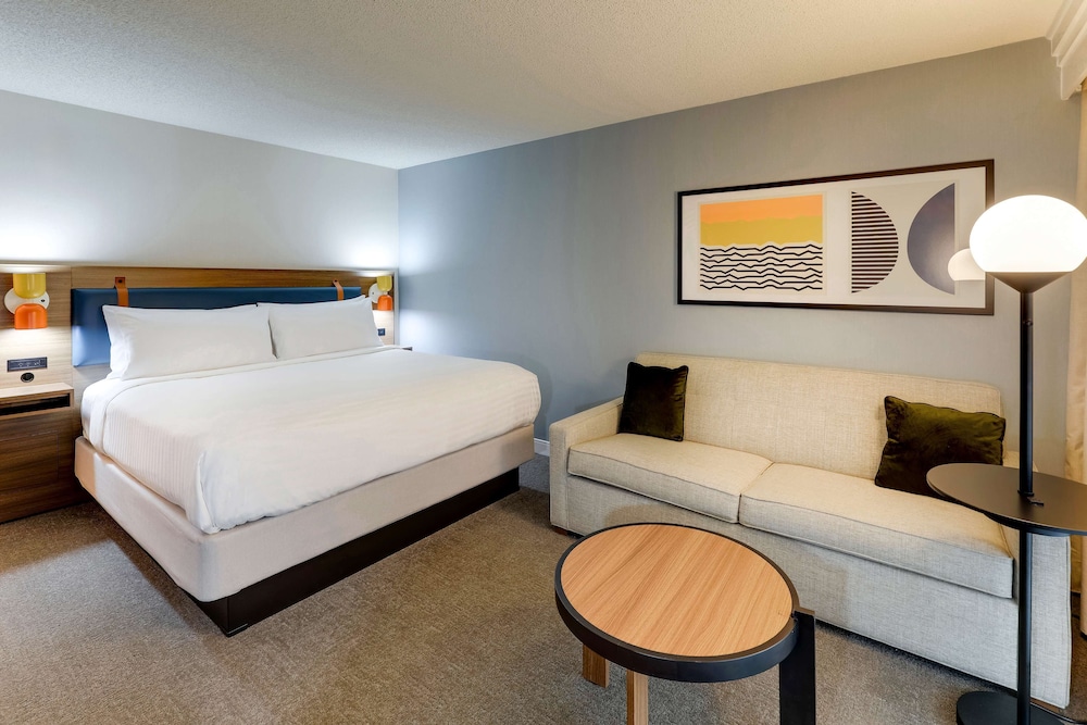 Room, 1 King Bed, Accessible - Photo 2