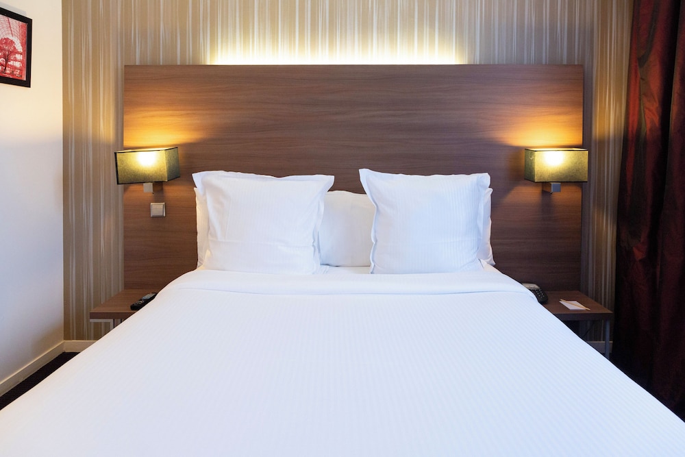 Executive Double Room (Wheelchair access) spa access photo 2