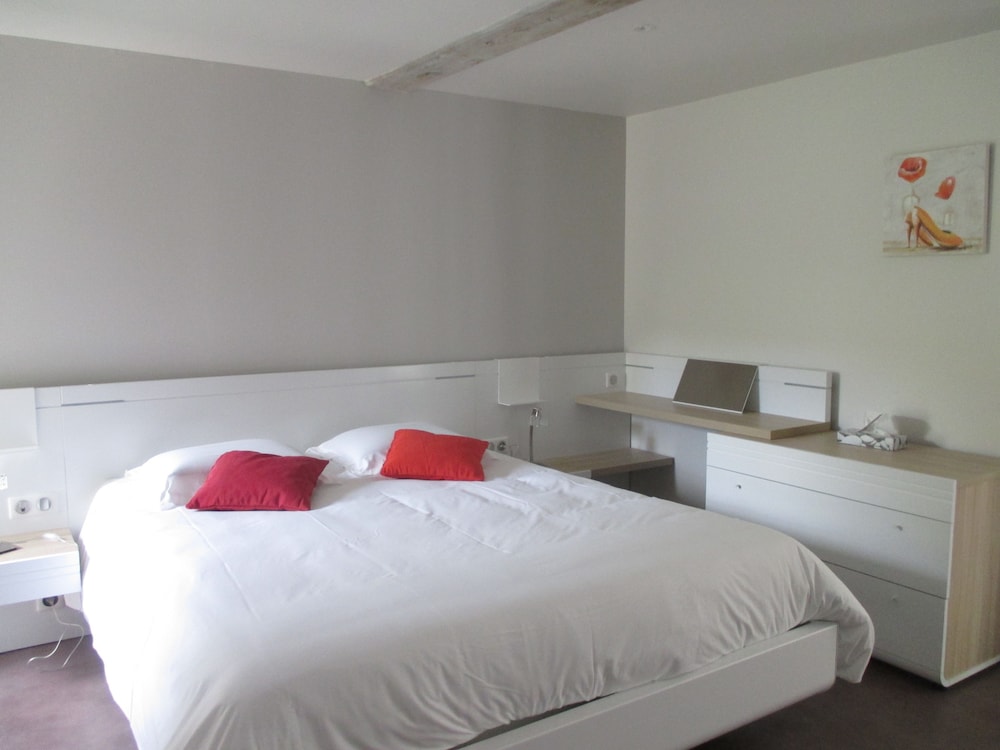 Family Room, Accessible photo 3