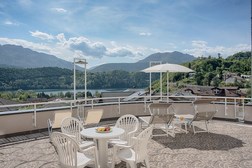 Junior Suite, Balcony, Lake View photo 3