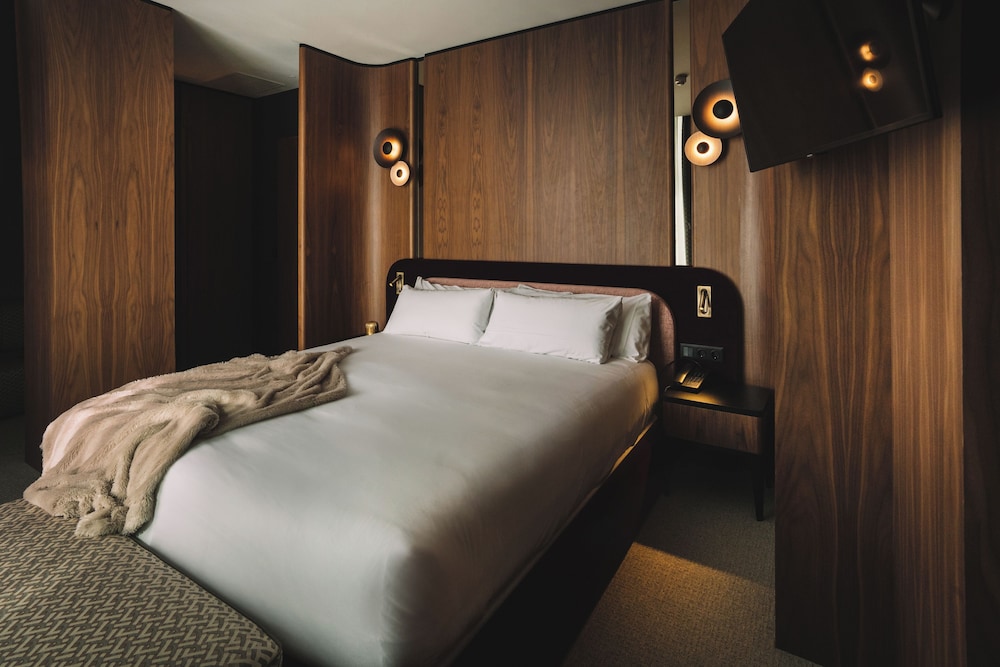 Suite, Balcony - Photo 5