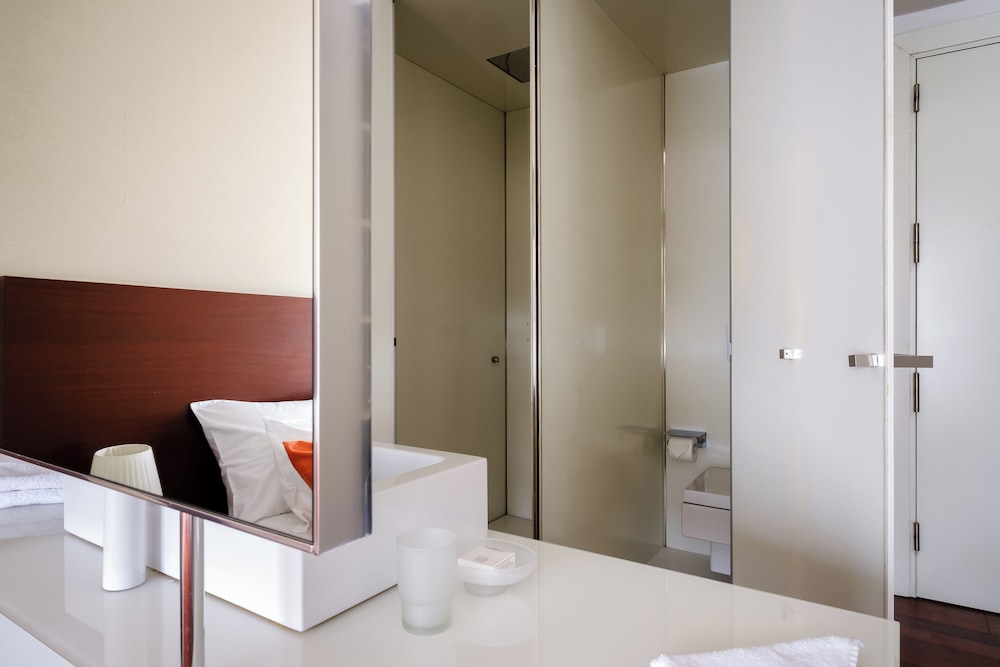 Standard Room, 1 Queen Bed - Photo 2