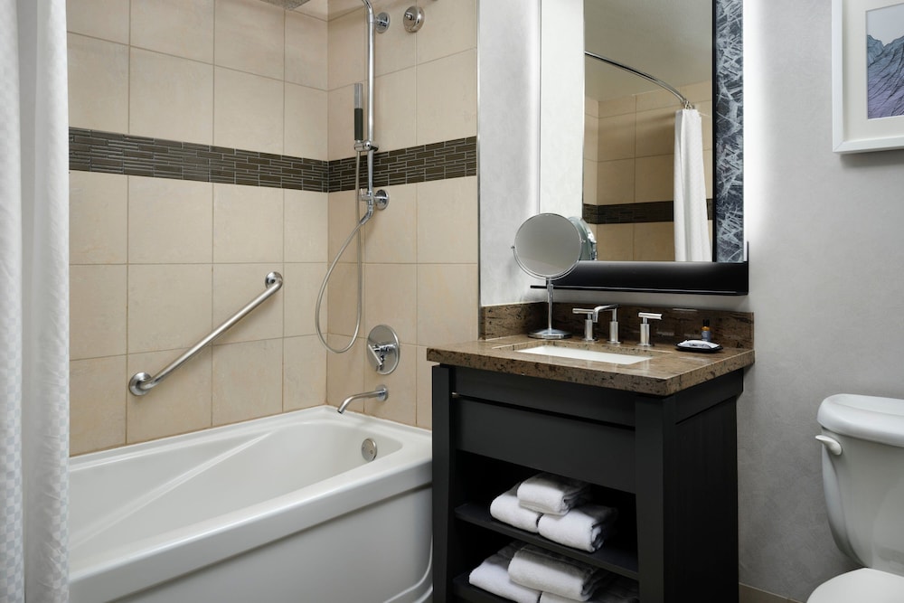 One Bedroom Suite High Floor - Photo 4