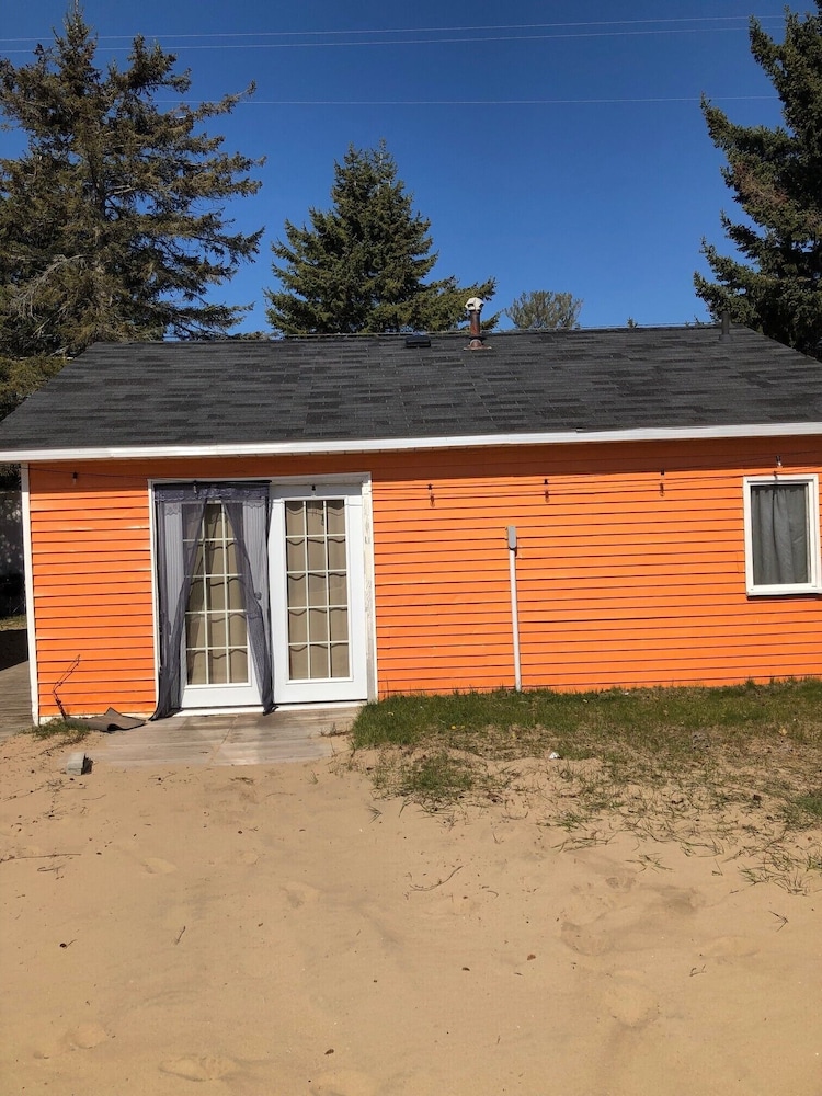 Orange Cottage #9 - 2 Bedroom photo 1