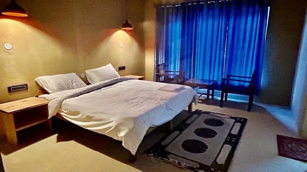 Deluxe Room - Photo 16