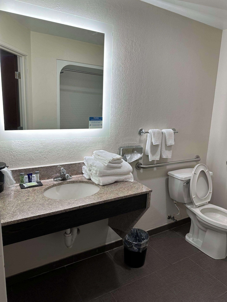 2 Queen Beds, Nonsmoking, Accessible - Photo 5