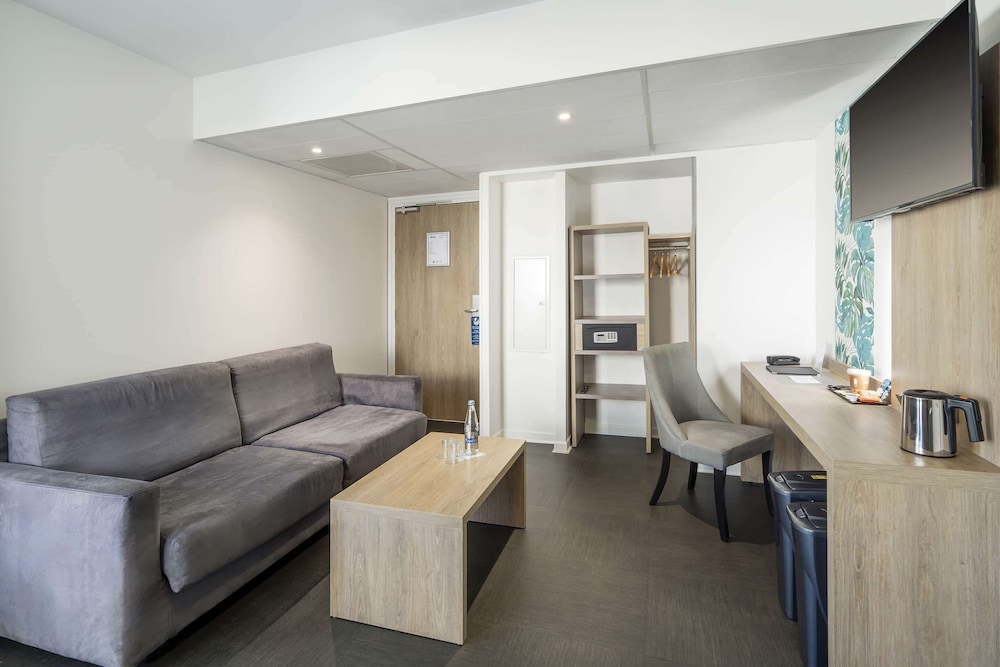 Standard Apartment, Multiple Beds, Non Smoking (with Sofabed) - Photo 7