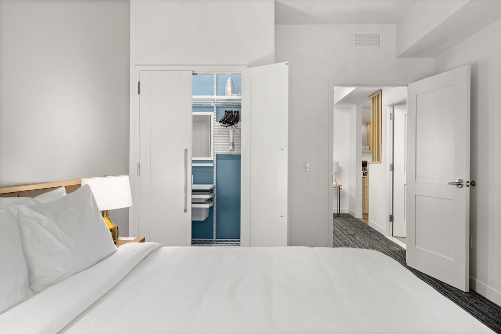 Suite, 1 Bedroom photo 3