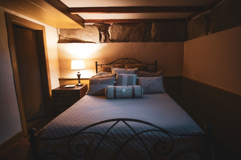 Room, 1 Queen Bed photo 2