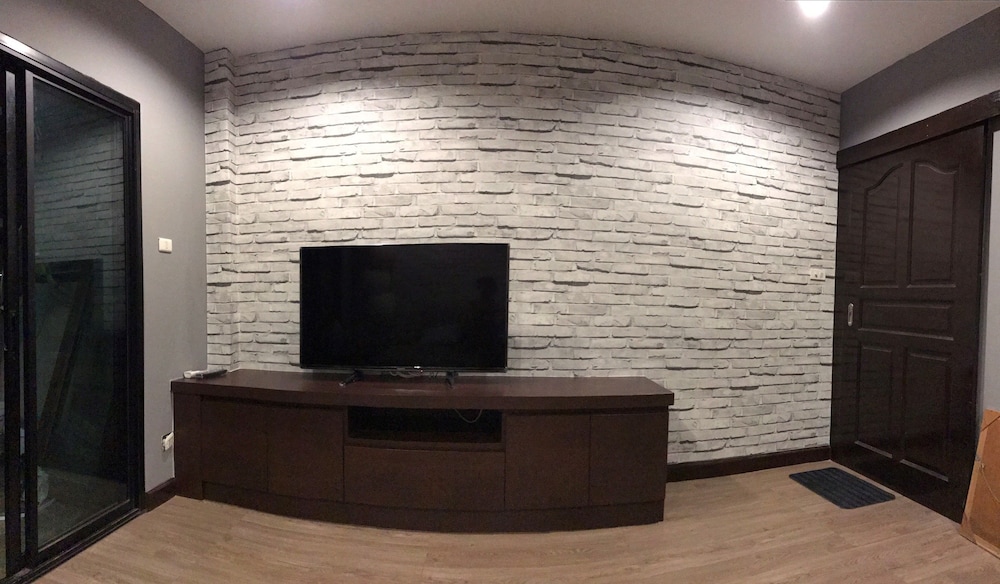 Apartment With Balcony photo 3