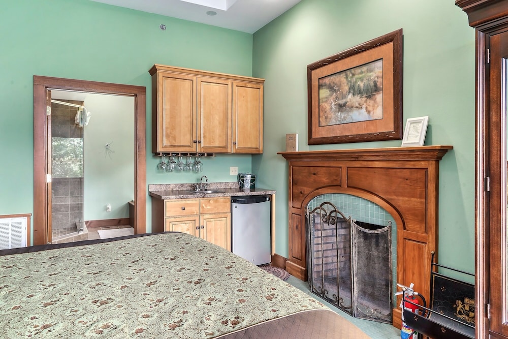 Executive Chalet, 3 Bedrooms, Kitchen, Mountain View photo 3