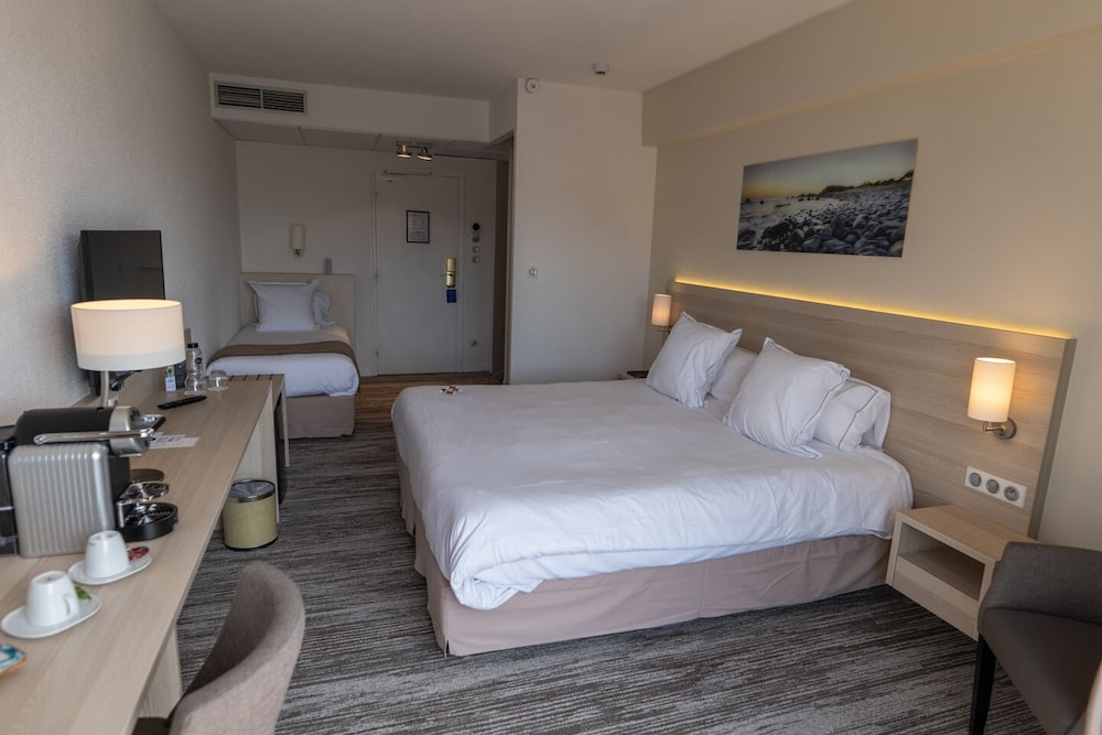 Family Room, Multiple Beds, Balcony, Sea View photo 3
