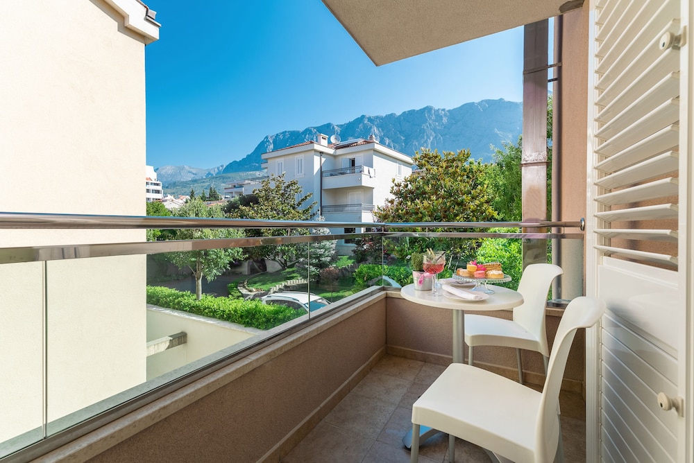 Twin Room, Balcony, Mountain View - Photo 15